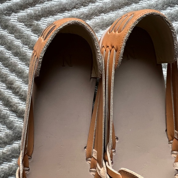 Nisolo almond huarache, size 5.5, brand new - Picture 2 of 4